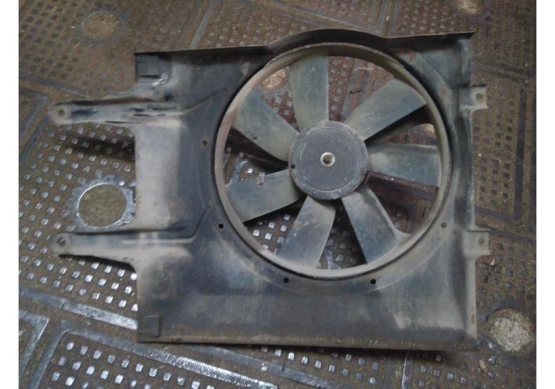 Вентилятор радиатора основного Volkswagen Passat B4