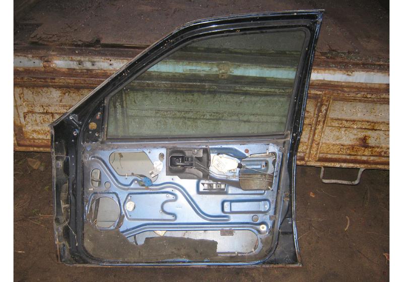 Дверь передняя правая Ford Scorpio 1