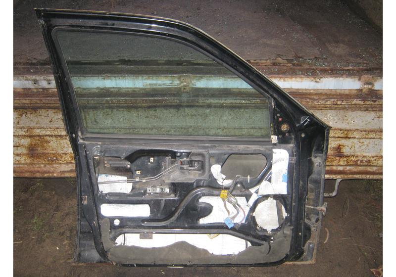 Дверь передняя левая Ford Scorpio 1