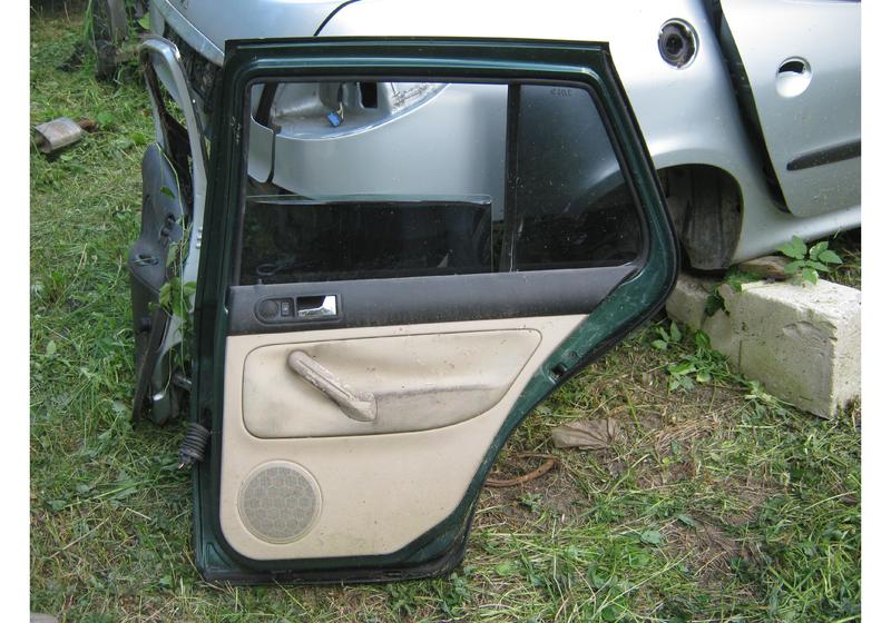 Дверь задняя правая Volkswagen Golf 4