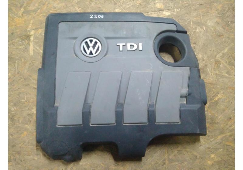 Декоративная накладка на двигатель Volkswagen Golf 6