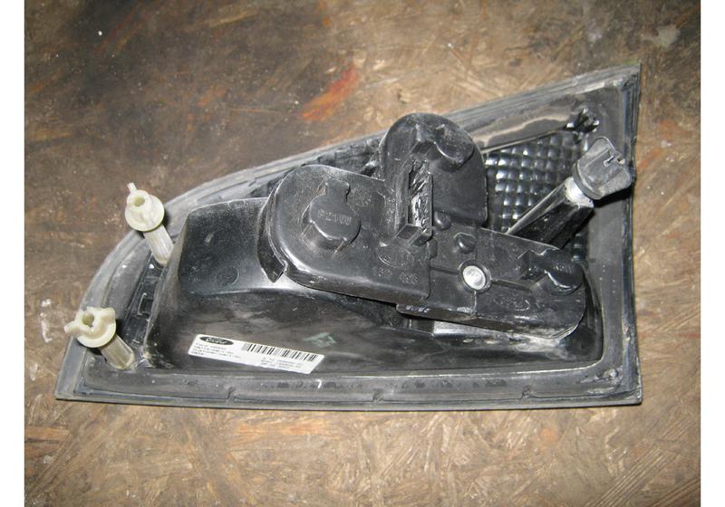 Фонарь задний левый внутренний Ford S-Max 1
