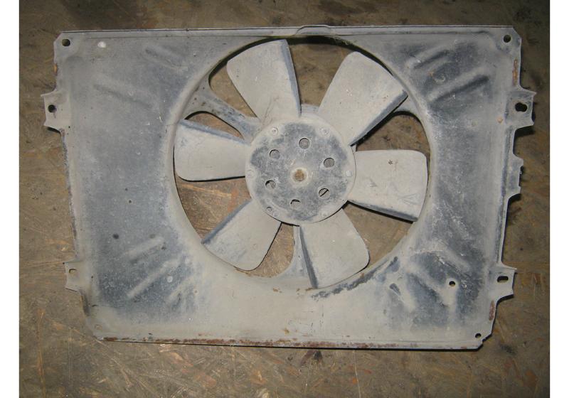 Вентилятор радиатора основного Volkswagen Passat B3