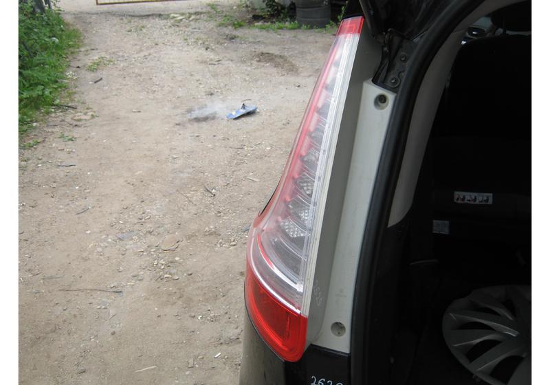 Фонарь задний левый Renault Scenic 3