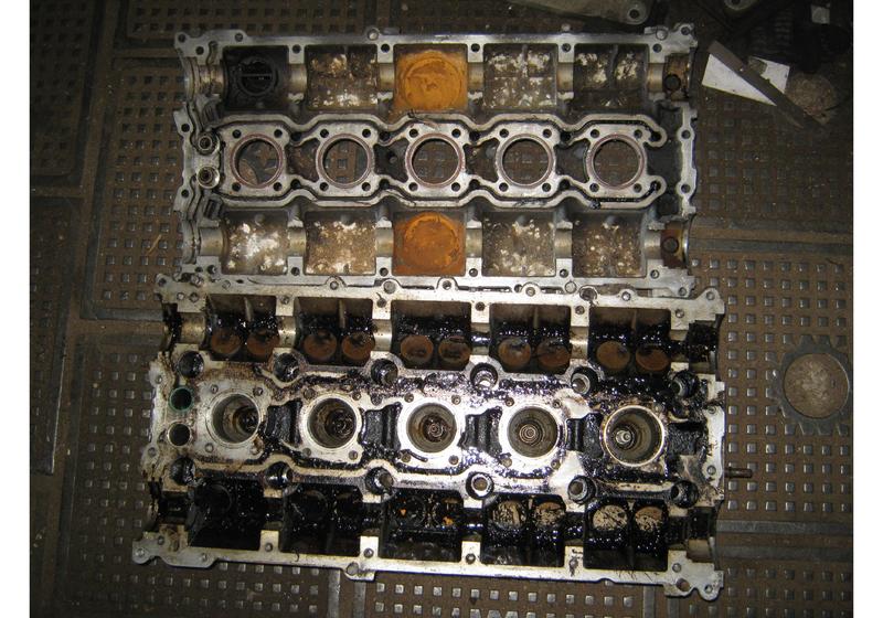 Головка блока цилиндров (ГБЦ) Ford S-Max 1