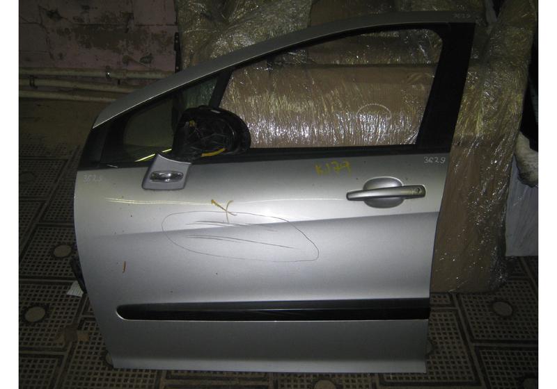 Дверь передняя левая Peugeot 308 1