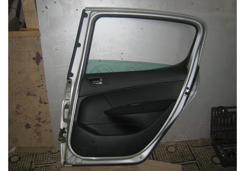 Дверь задняя правая Peugeot 308 1
