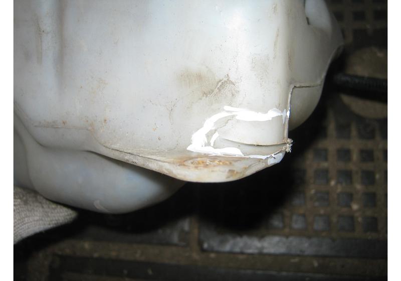 Бачок омывателя Nissan Qashqai J10