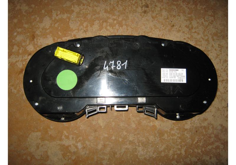 Панель приборов Peugeot 3008 U5