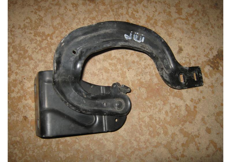 Петля багажника правая Peugeot 3008 U5