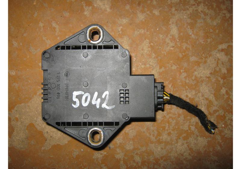 Датчик ускорения BMW X5 E70