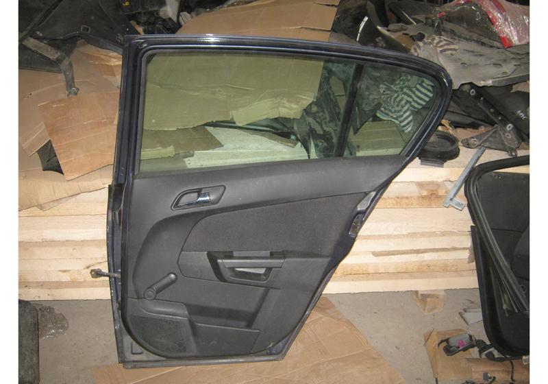 Дверь задняя правая Opel Astra H