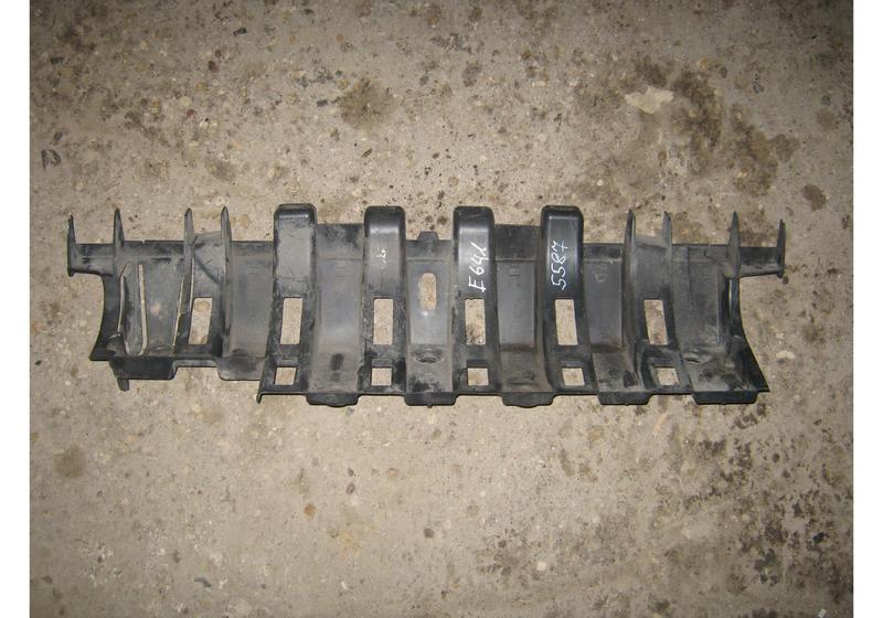 Кронштейн заднего бампера центральный Peugeot 3008 U5