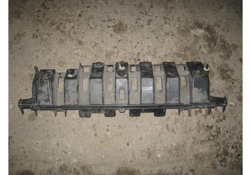 Кронштейн заднего бампера центральный Peugeot 3008 U5