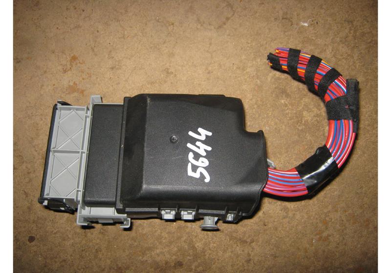 Блок предохранителей Opel Astra J