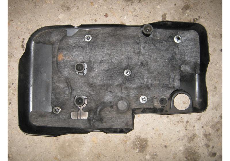 Декоративная накладка на двигатель Opel Astra J