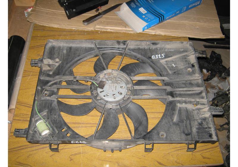 Вентилятор радиатора основного Opel Astra J