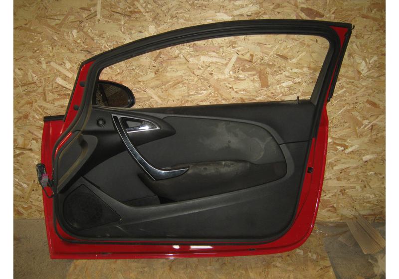 Дверь передняя правая Opel Astra J