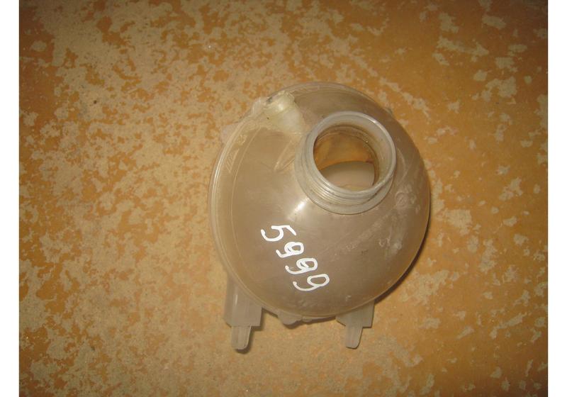 Расширительный бачок Peugeot 3008 U5