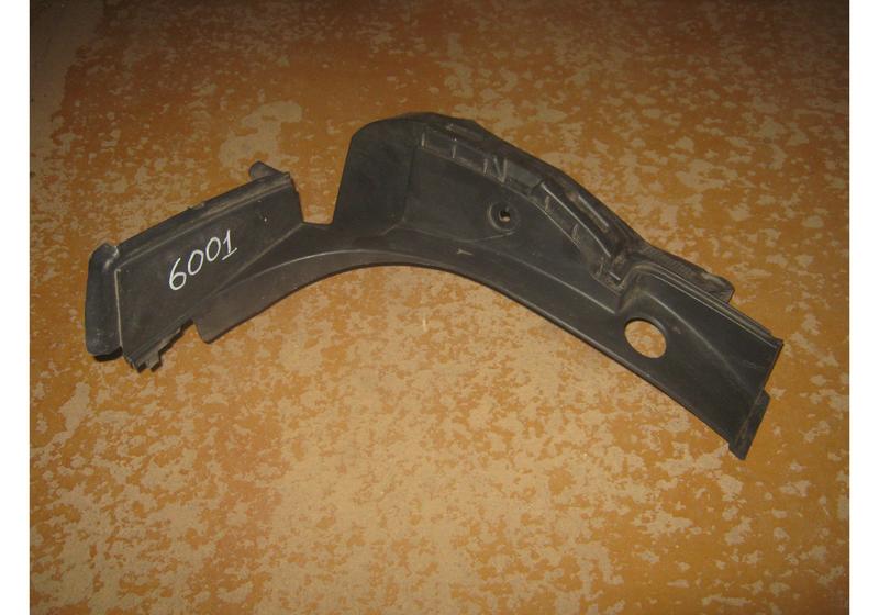 Кронштейн заднего бампера левый Peugeot 3008 U5