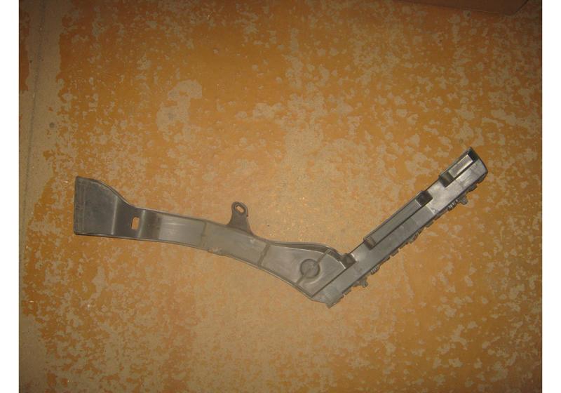 Кронштейн заднего бампера левый Peugeot 3008 U5