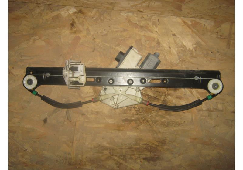 Стеклоподъемник электрический задний правый BMW X3 E83