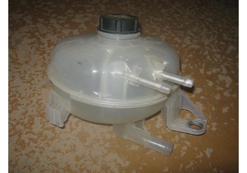 Расширительный бачок Ford Escape 4 MK4