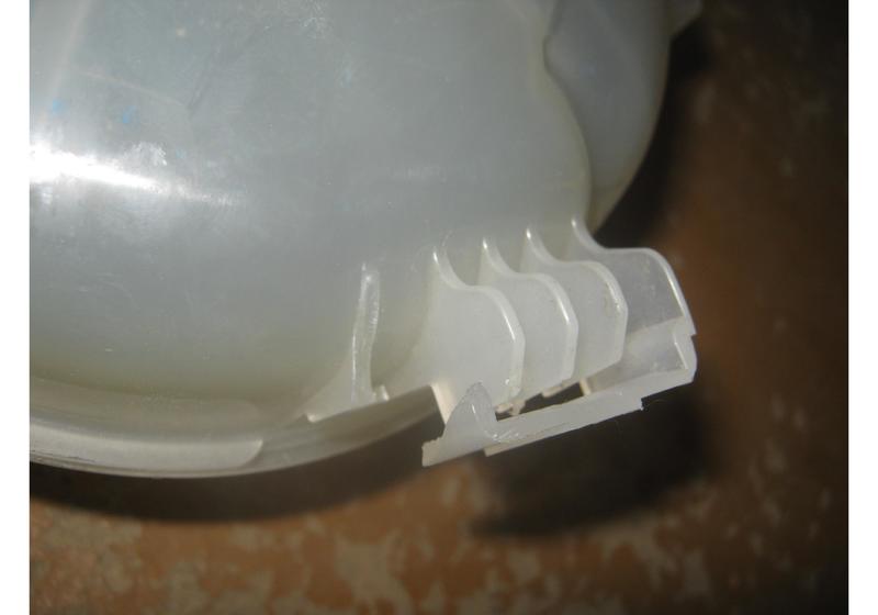 Расширительный бачок Ford Escape 4 MK4