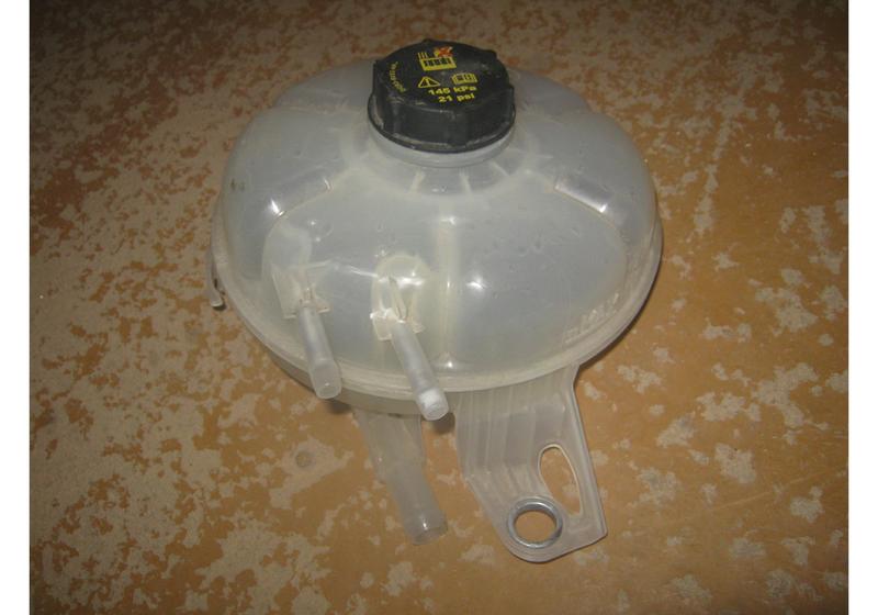 Расширительный бачок Ford Escape 4 MK4