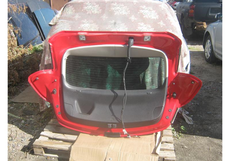 Дверь багажника Opel Astra J