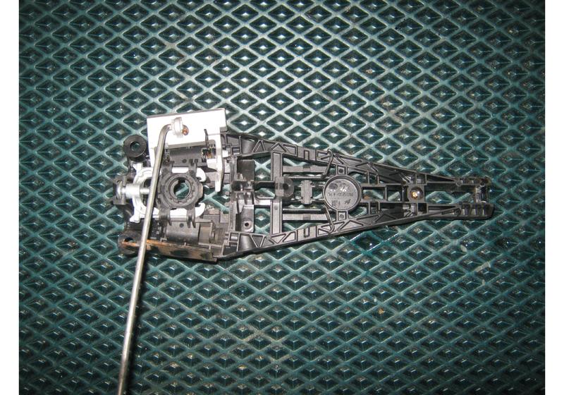 Механизм ручки передней левой двери Opel Astra J