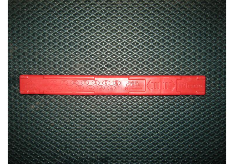 Знак аварийной остановки Mercedes-Benz E-Класс W212