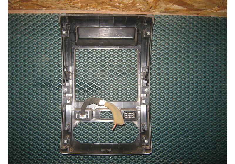 Рамка магнитолы Nissan X-Trail T31