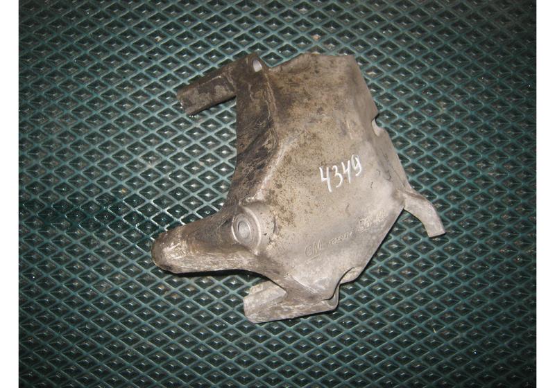 Кронштейн двигателя правый Opel Astra J