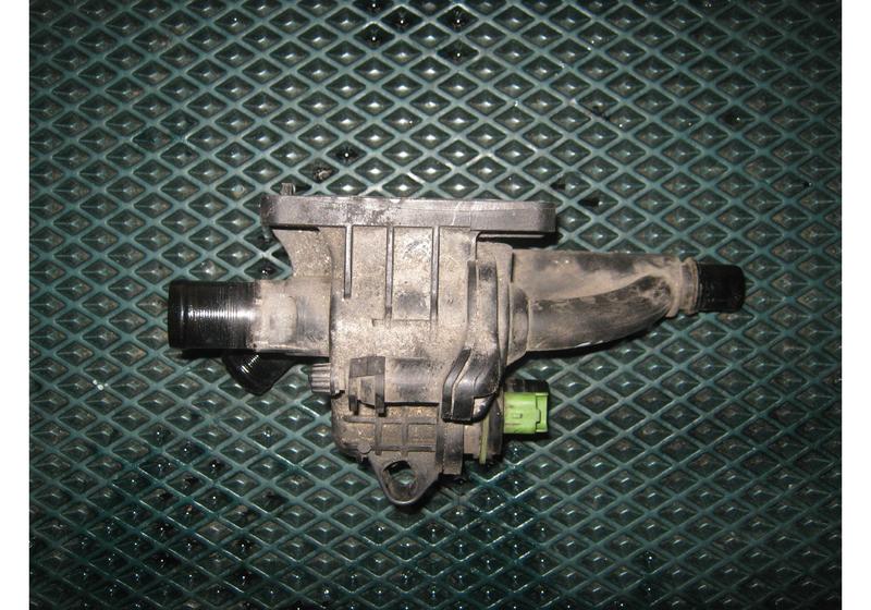 Корпус термостата Peugeot 3008 U5