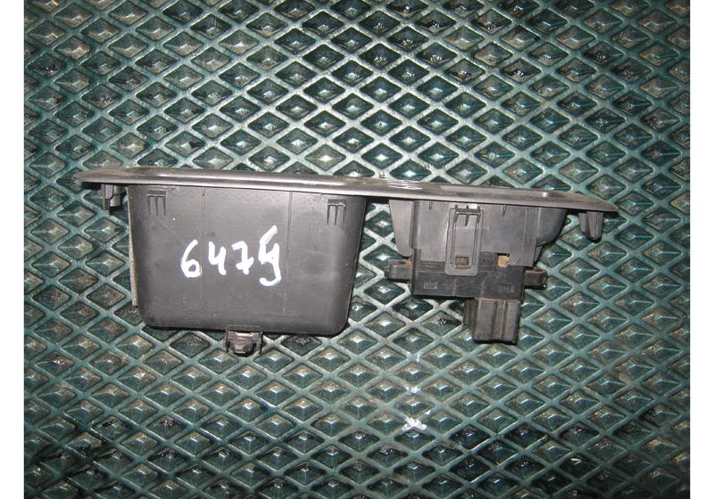 Кнопка стеклоподъемника Nissan Qashqai J10