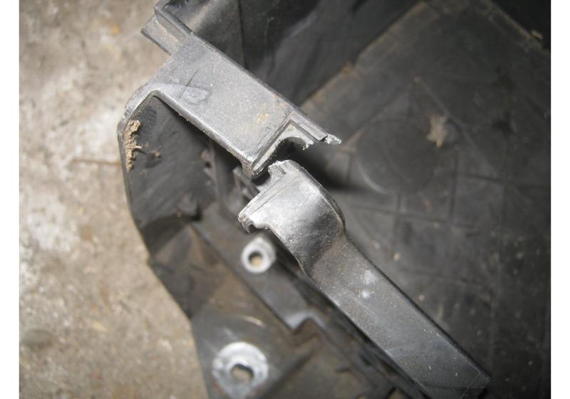 Крепление АКБ Renault Megane 3