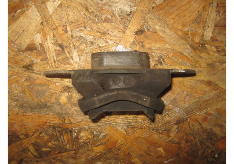 Опора КПП Nissan Qashqai J10