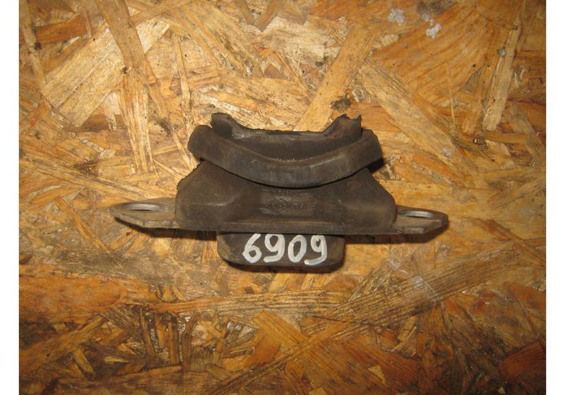 Опора КПП Nissan Qashqai J10