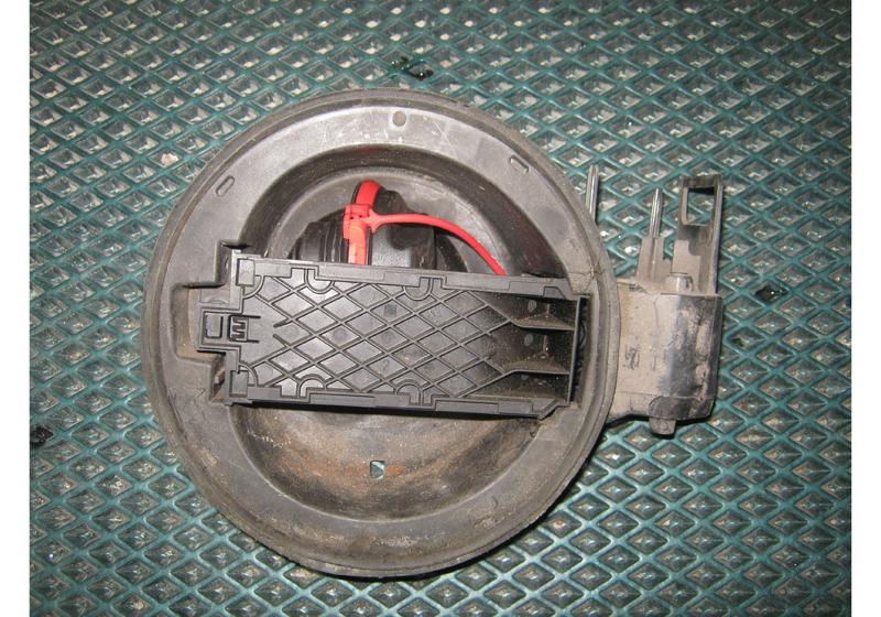 Лючок топливного бака Opel Astra J