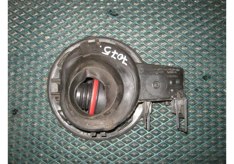 Лючок топливного бака Opel Astra J