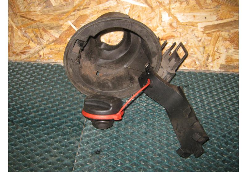 Лючок топливного бака Opel Astra J