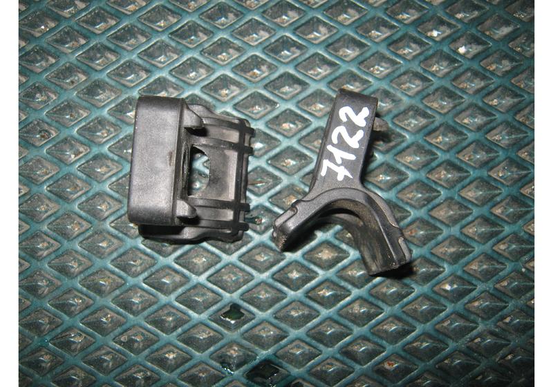 Кронштейн радиатора Opel Astra J