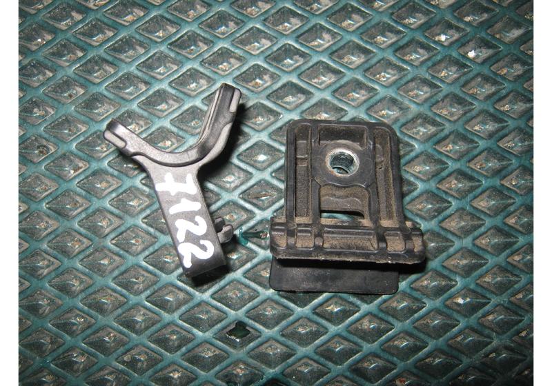 Кронштейн радиатора Opel Astra J