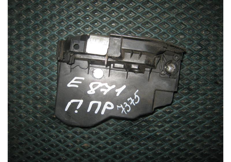 Замок двери передней правой BMW X3 E83