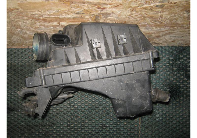 Корпус воздушного фильтра Opel Astra J