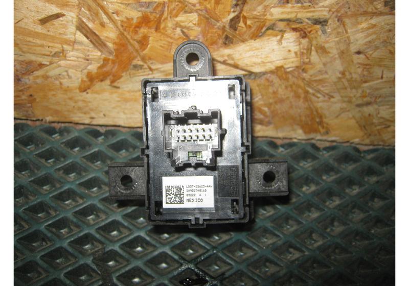 Кнопка ручника Ford Escape 4 MK4