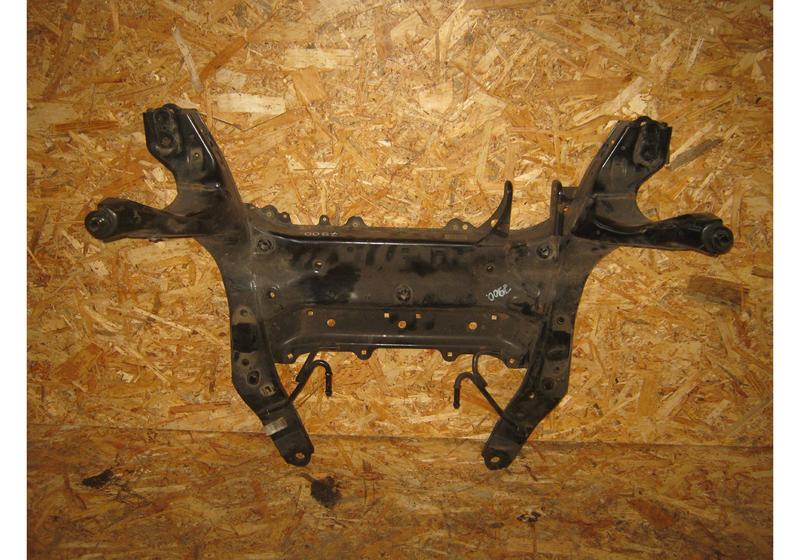 Подрамник передний