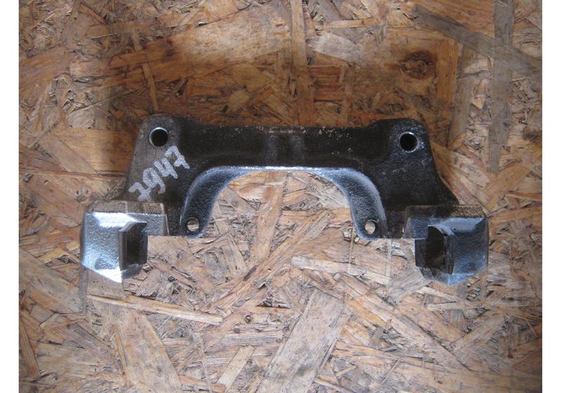 Скоба суппорта переднего Ford Escape 4 MK4