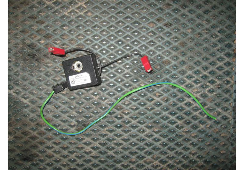 Усилитель антенны Jaguar XF X250